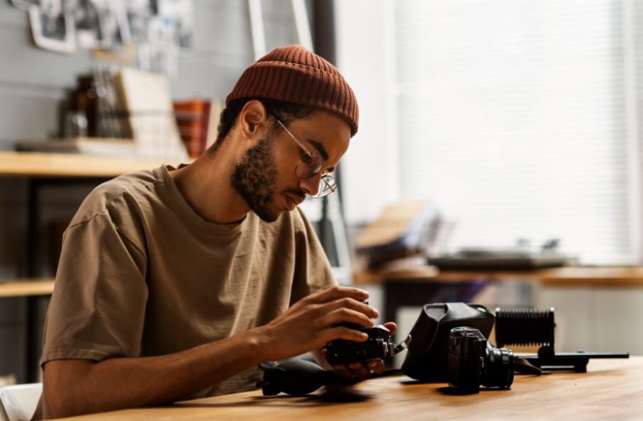 Best Online Side Hustles for Visual Creators
