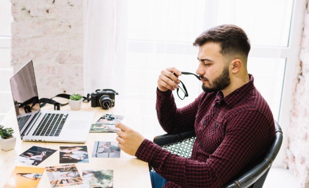 How to Balance Creativity and Business as a Creator