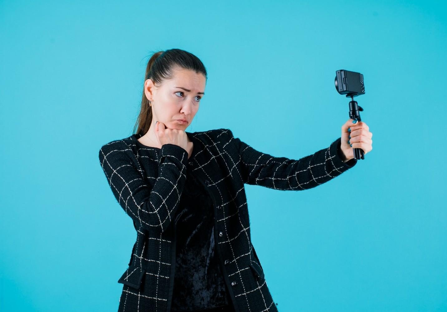 Best Camera Settings for Smooth Handheld Footage