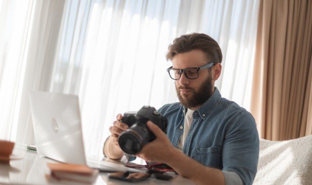 How to Find Clients as a Freelance Photographer and Get Booked